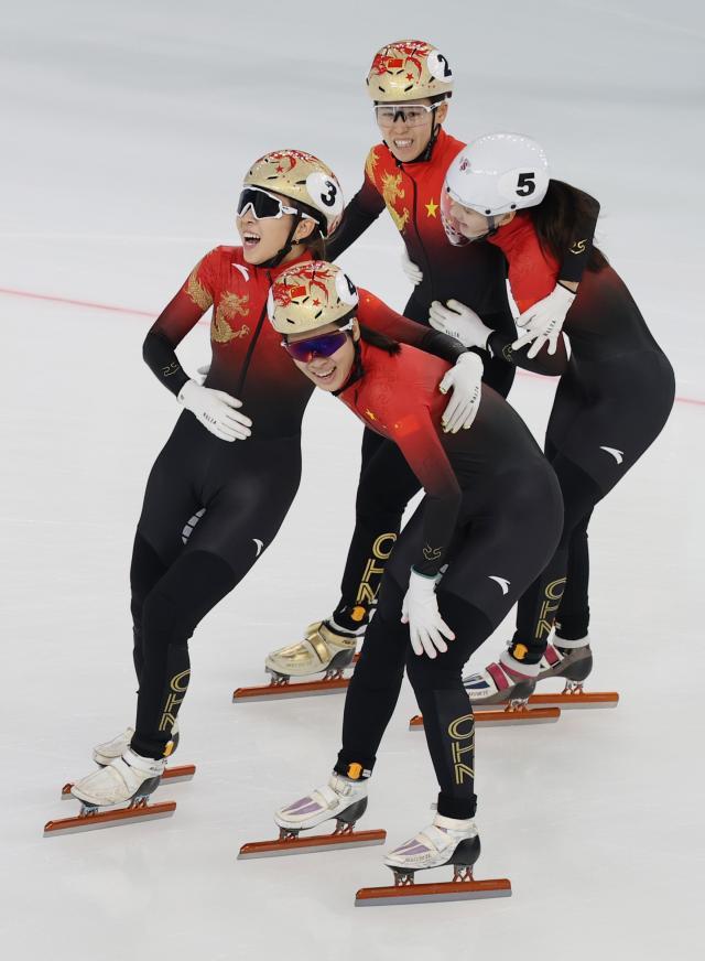 1739703467198001098.jpg (亚冬会)短道速滑——中国队夺得女子3000米接力冠军XxjpseC007543_20250209_PEPFN0A001.jpg