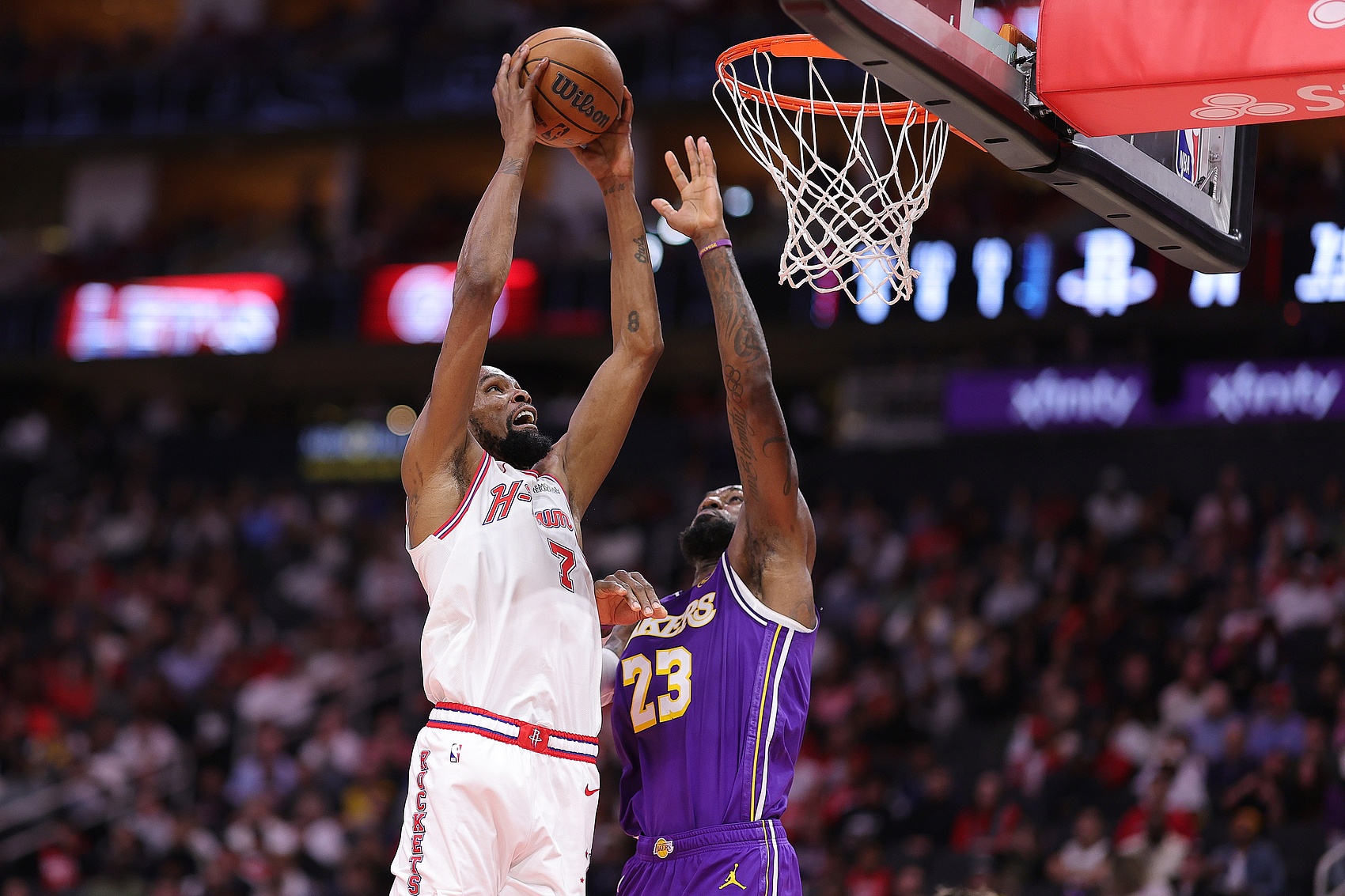 九游体育app下在-詹杜生涯季后赛交手10+且双双场均轰下30+  历史独一对儿！